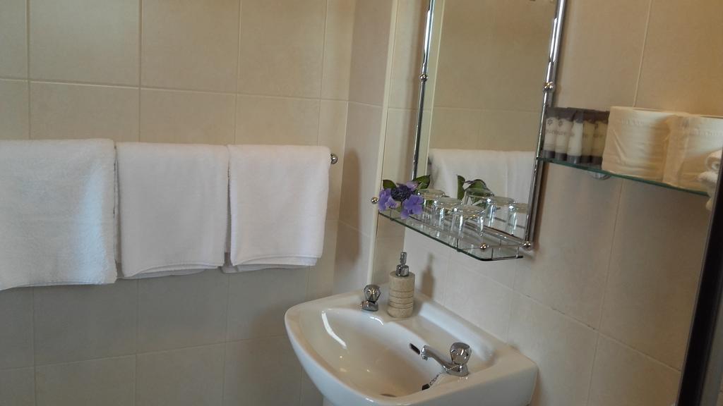 Moriartys Farmhouse Ventry Dış mekan fotoğraf